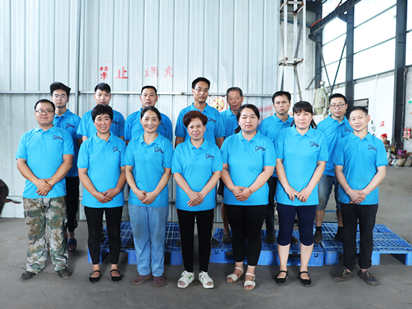 開心玩具：員工合影