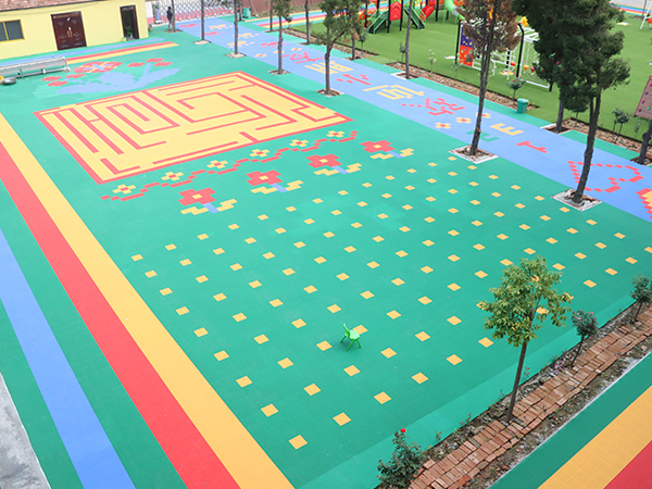 開(kāi)心玩具懸浮地板